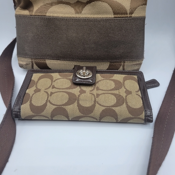 Coach sling bag with wallet - Picture 3 of 13